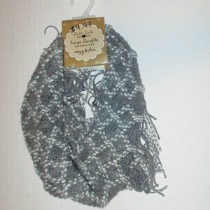Infinity Scarf Neckwear Fringed NWT Britts Knits Gray Acrylic